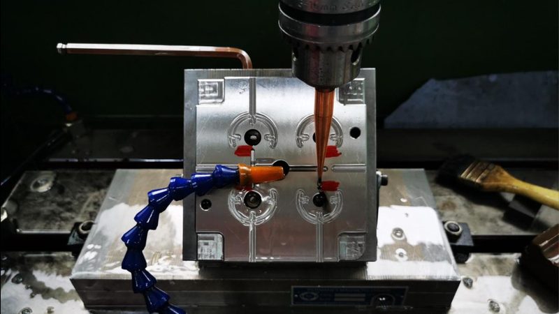 顶针型号尺寸揭秘：模具制造中的关键元素**