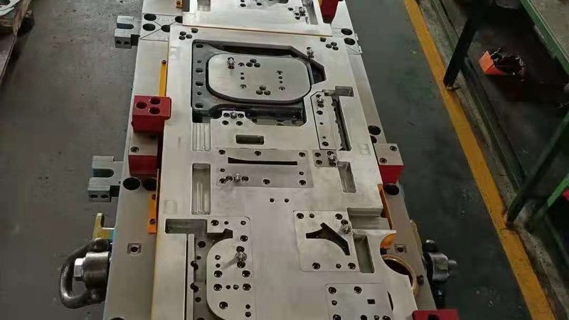 液态硅胶模具与固态模具：本质区别与适用场景