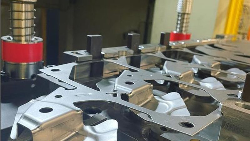 苏州级进模：揭秘高效模具制造的秘密武器